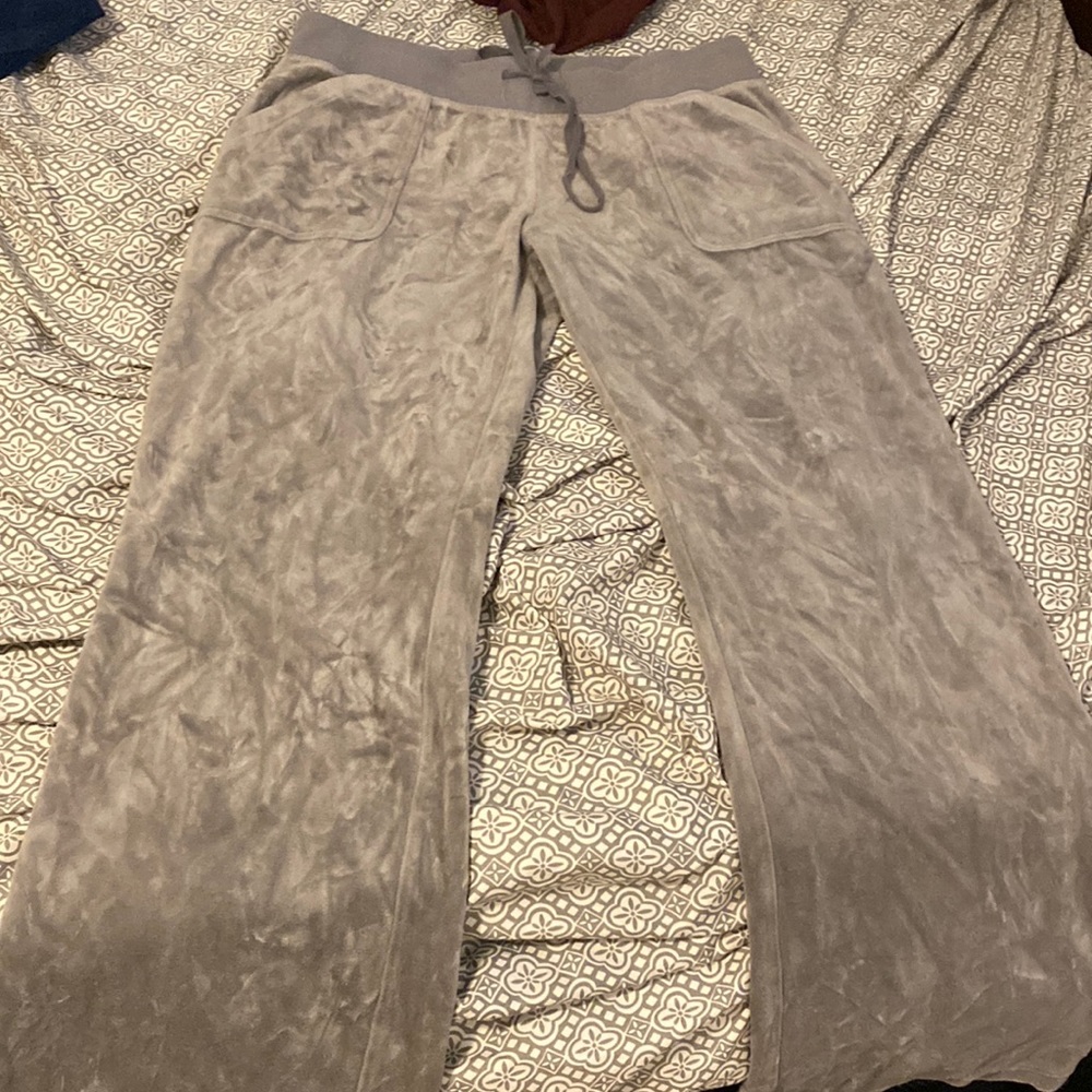 flared really soft low waisted pants, never worn!!!
